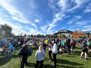 crowd at the Alchemist in Stowe VT for the 2024 Heady Trotter race